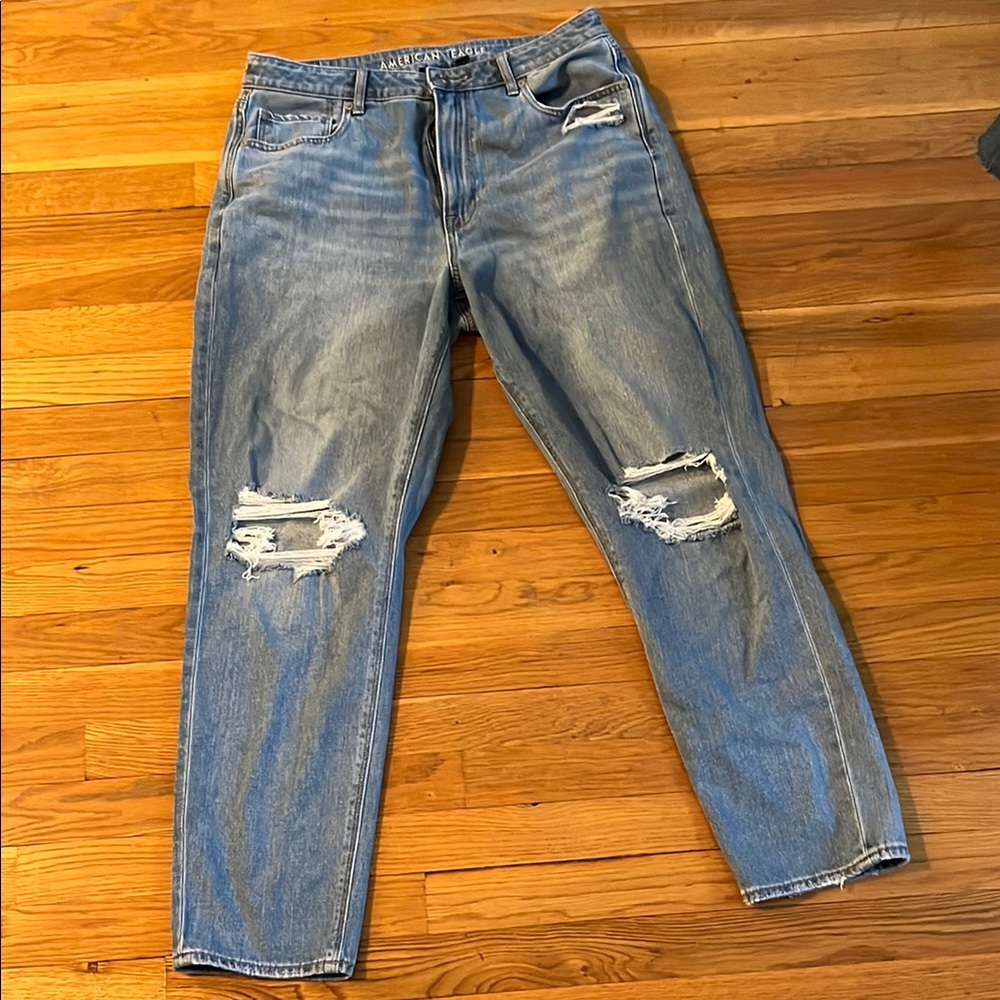 LIKE NEW Distressed Blue Jeans